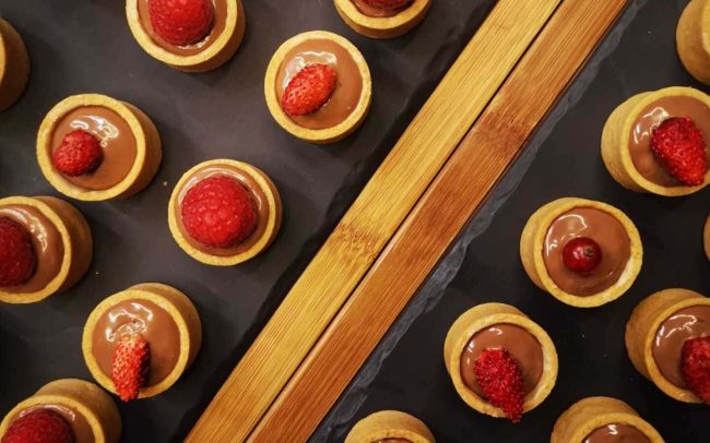 Clase de pastelería en Barcelona con elaboración de recetas dulces